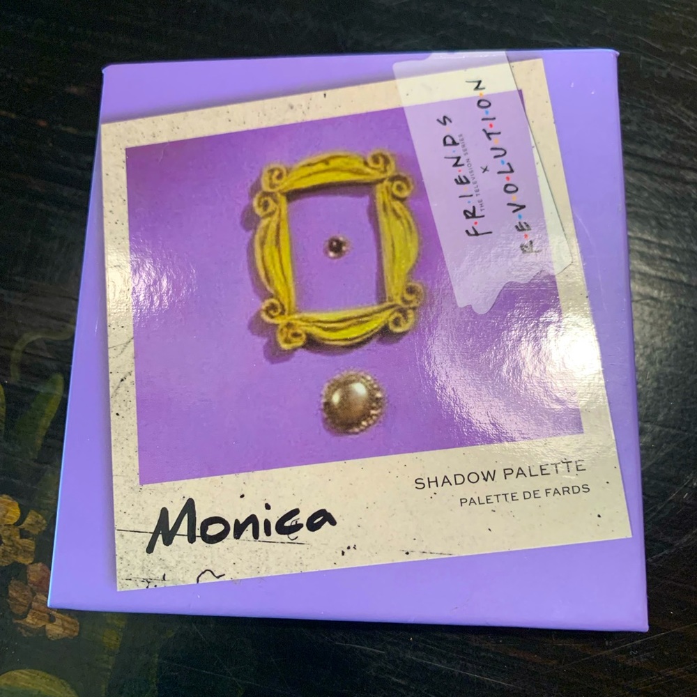 Makeup Revolution X Friends eyeshadow palette Monica’s colors